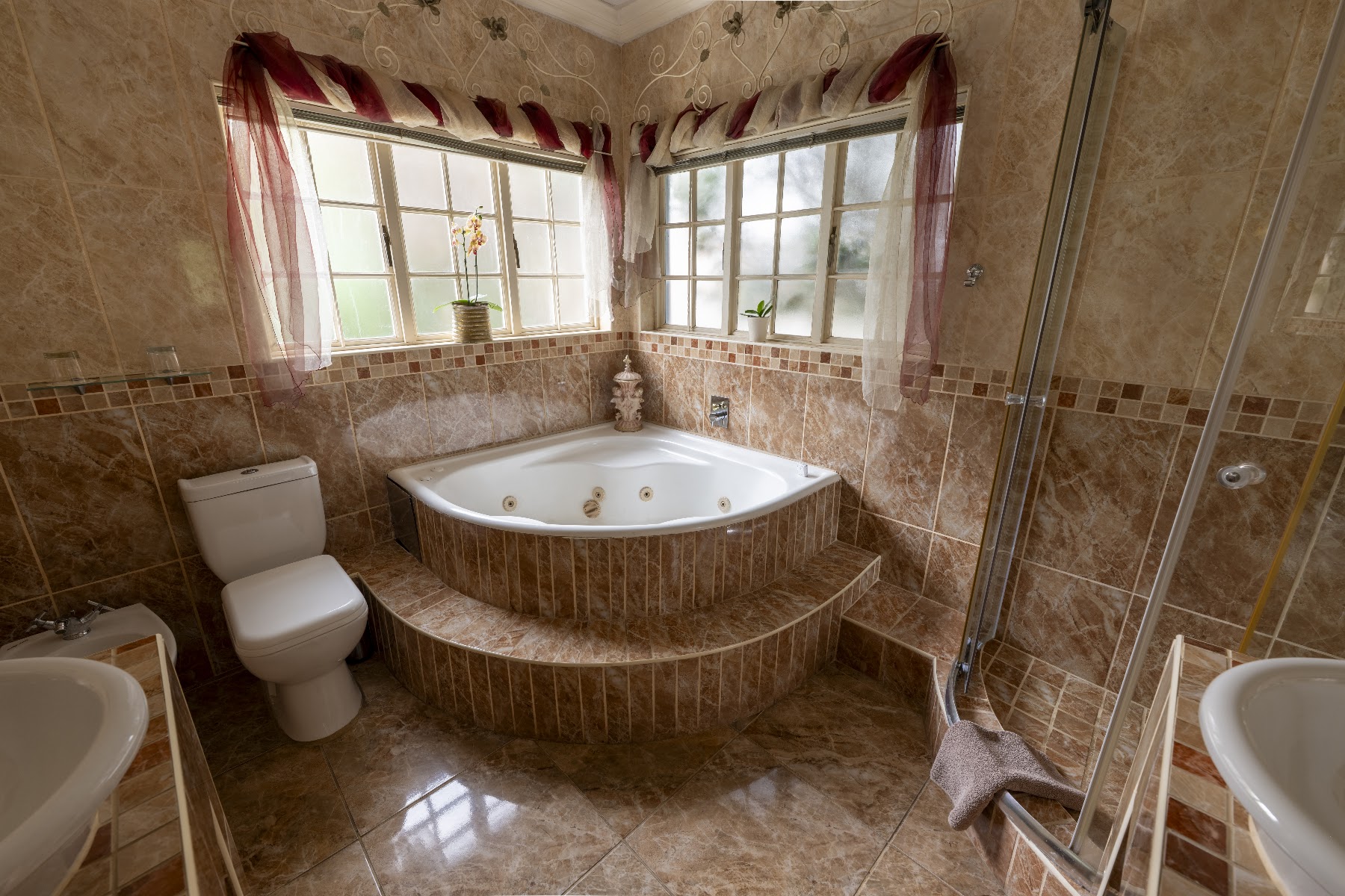 Master Jacuzzi Suite